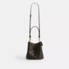 Rowan-bucketbag van Loved Signature Canvas met bedels