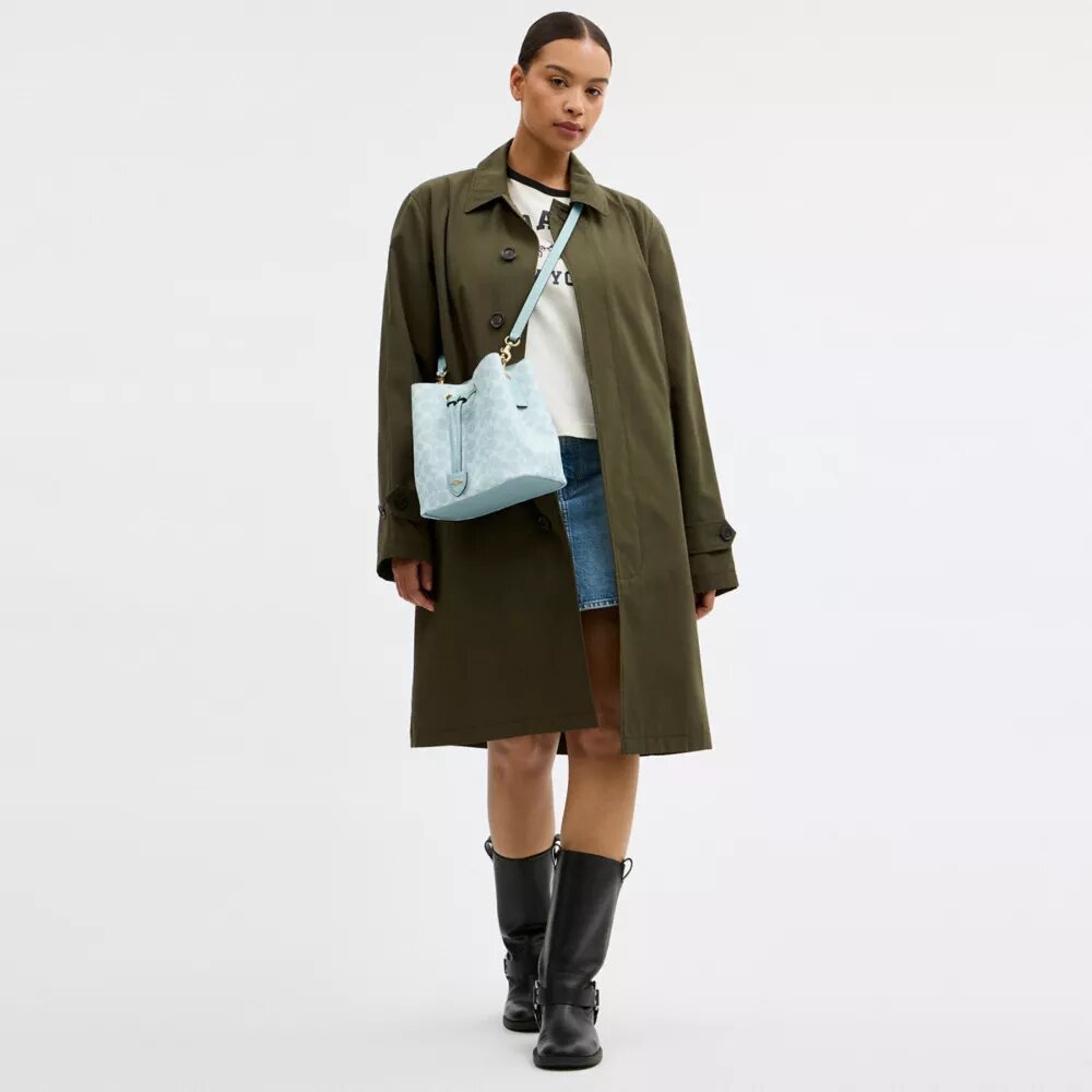 Rowan-bucketbag van Signature Canvas