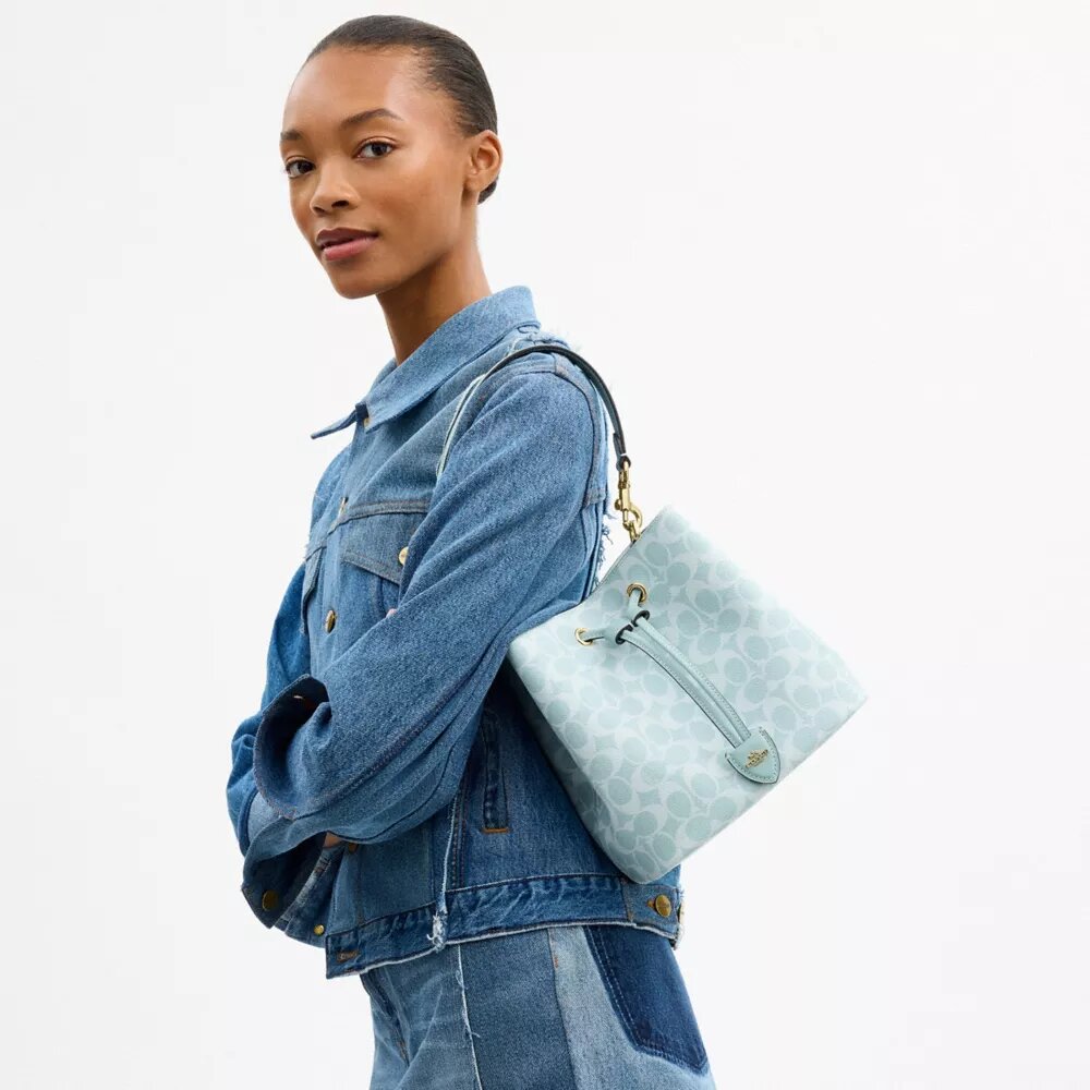 Rowan-bucketbag van Signature Canvas