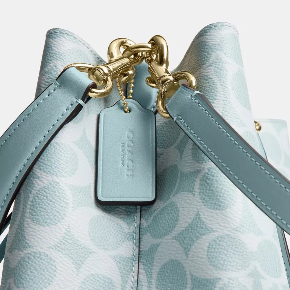 Rowan-bucketbag van Signature Canvas
