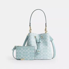 Rowan-bucketbag van Signature Canvas