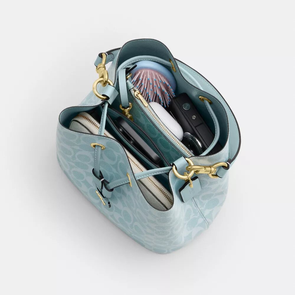 Rowan-bucketbag van Signature Canvas