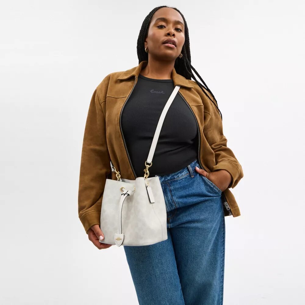 Rowan-bucketbag van Signature Canvas