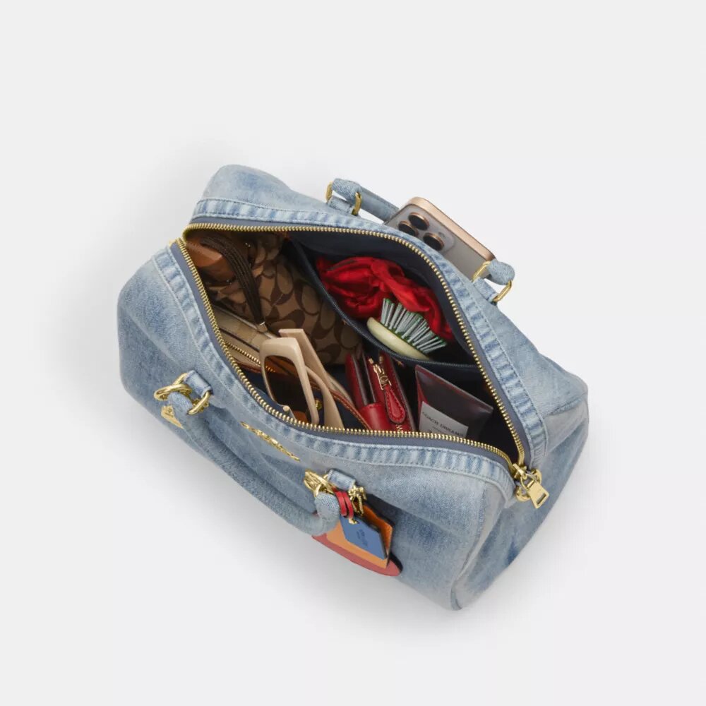 Rowan grote schoudertas van ‘Loved Denim’ met bedels