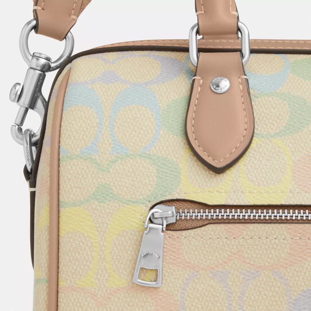 Rowan-satcheltas van Rainbow Signature Canvas