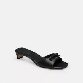 Sandalen met hak en strik