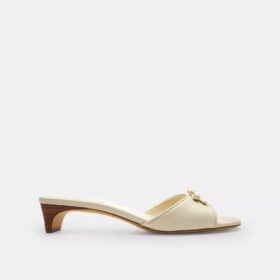 Sandalen met hak en strik