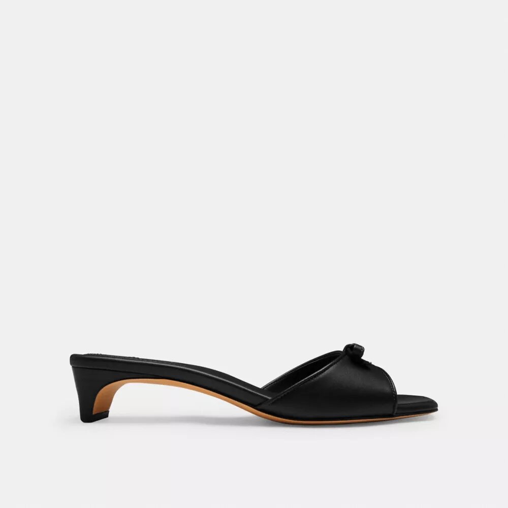Sandalen met hak en strik