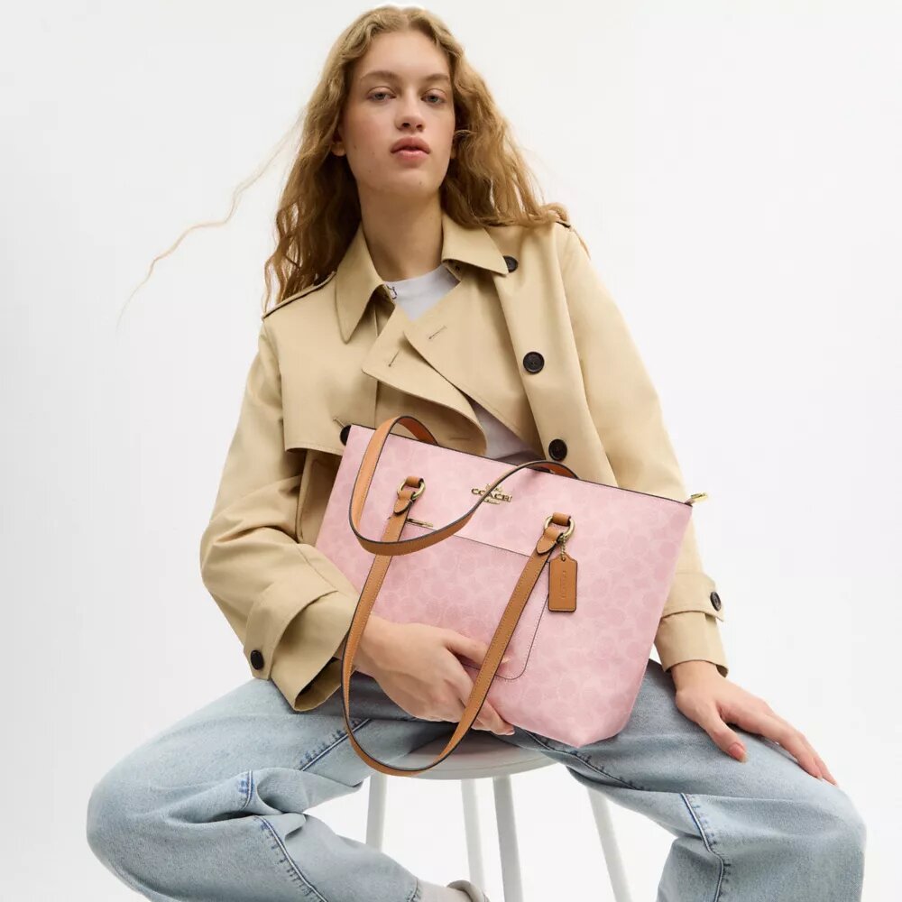 Station Tote Bag van Signature Canvas