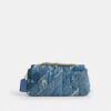 Tabby-schoudertas 26 met patchwork-quiltpatroon van hergebruikt denim