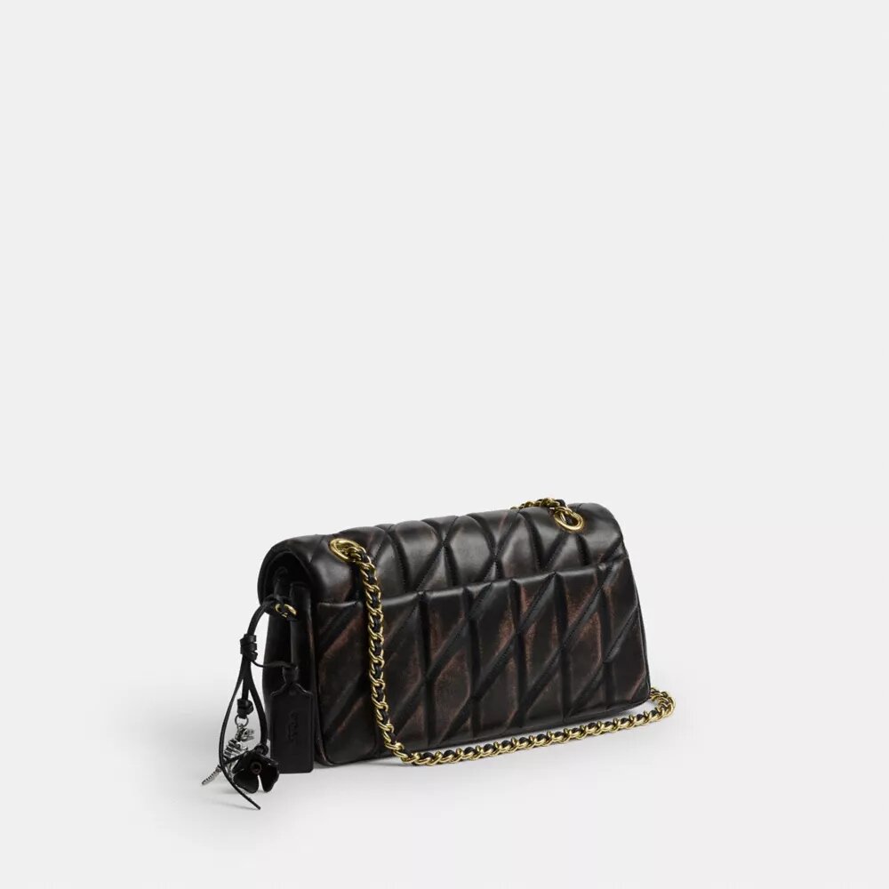 Tabby-schoudertas van 26 in ‘Loved Leather’ met doorgestikt patroon