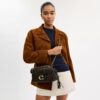 Tabby-schoudertas van 26 in ‘Loved Leather’ met doorgestikt patroon