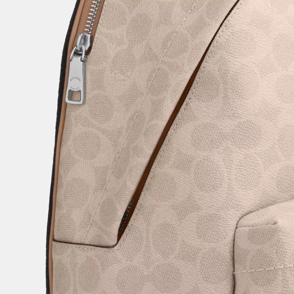 Taylor kleine rugzak van Signature Canvas