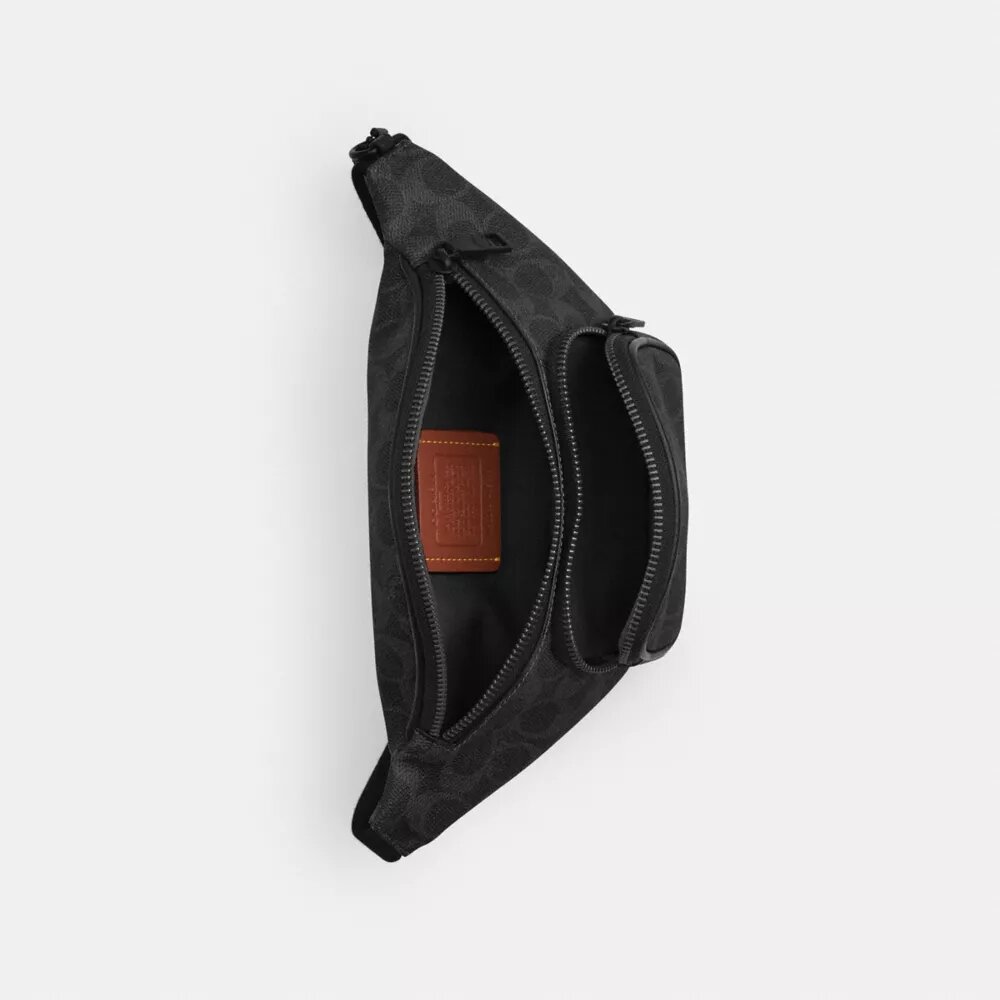 Travis-heuptas 30 van Signature Canvas