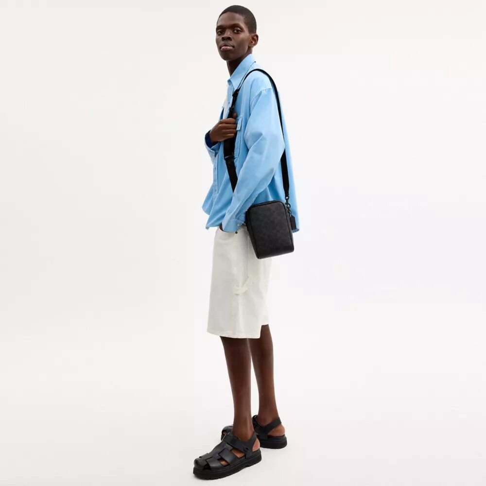 Tristan-crossbodytas 14 in Signature Canvas