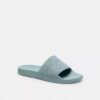 Udele Sportslippers van ons kenmerkende jacquardcanvas Signature Canvas