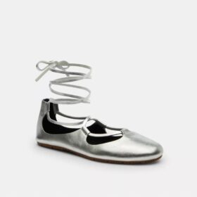 Zachte ballerina's met vetersluiting