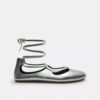 Zachte ballerina's met vetersluiting