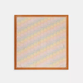 Zijden vierkante sjaal met kenmerkende regenboogprint